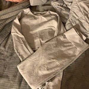 Leggings (M) and top (S)